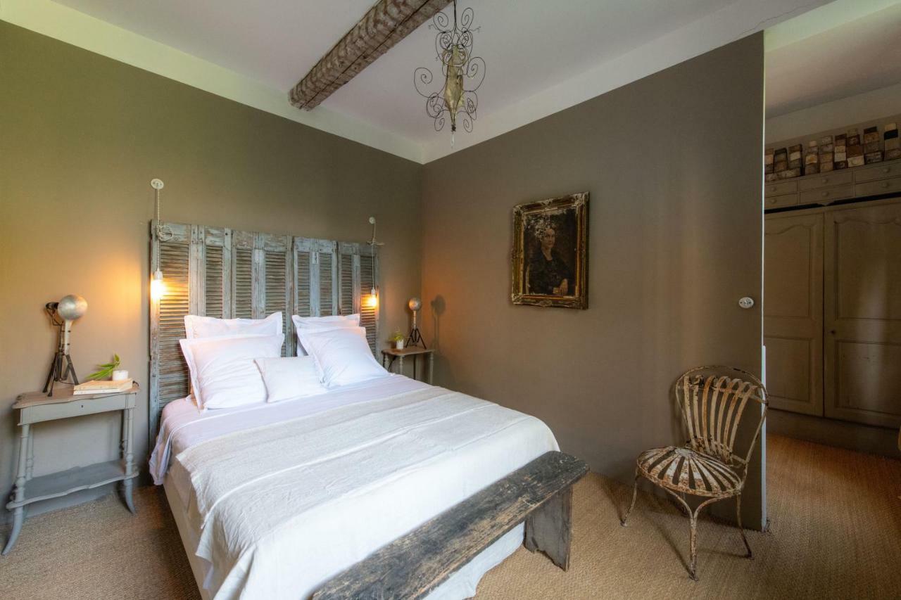 Holiday home Maison Xixe Et Jardin En Intramuros *